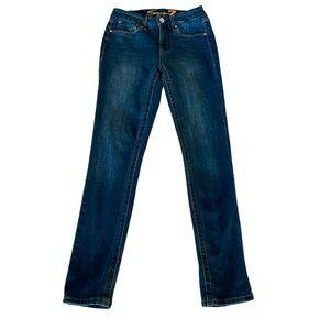 •Dark Wash skinny jeans by Seven7 Sz 4. Tummyless High Rise